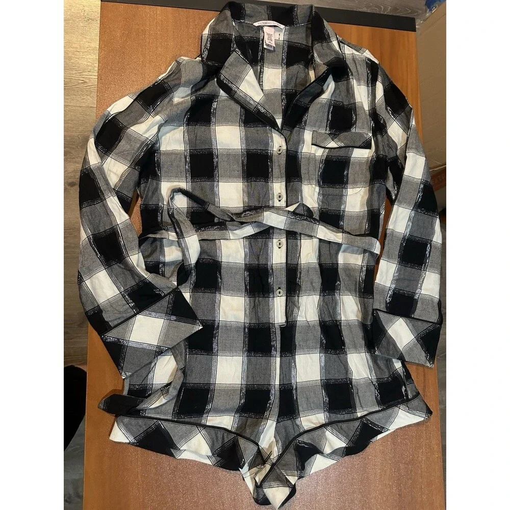 VICTORIAS SECRET Plaid Sleep Romper Pajamas Black White Winter Cozy Cute Sz M